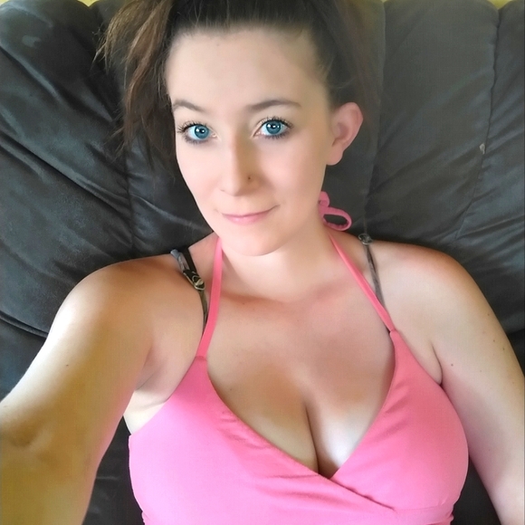 Meet your Posher, Michelle - Picture 2 of 16